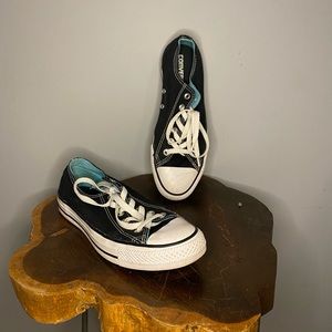 Converse Low tops